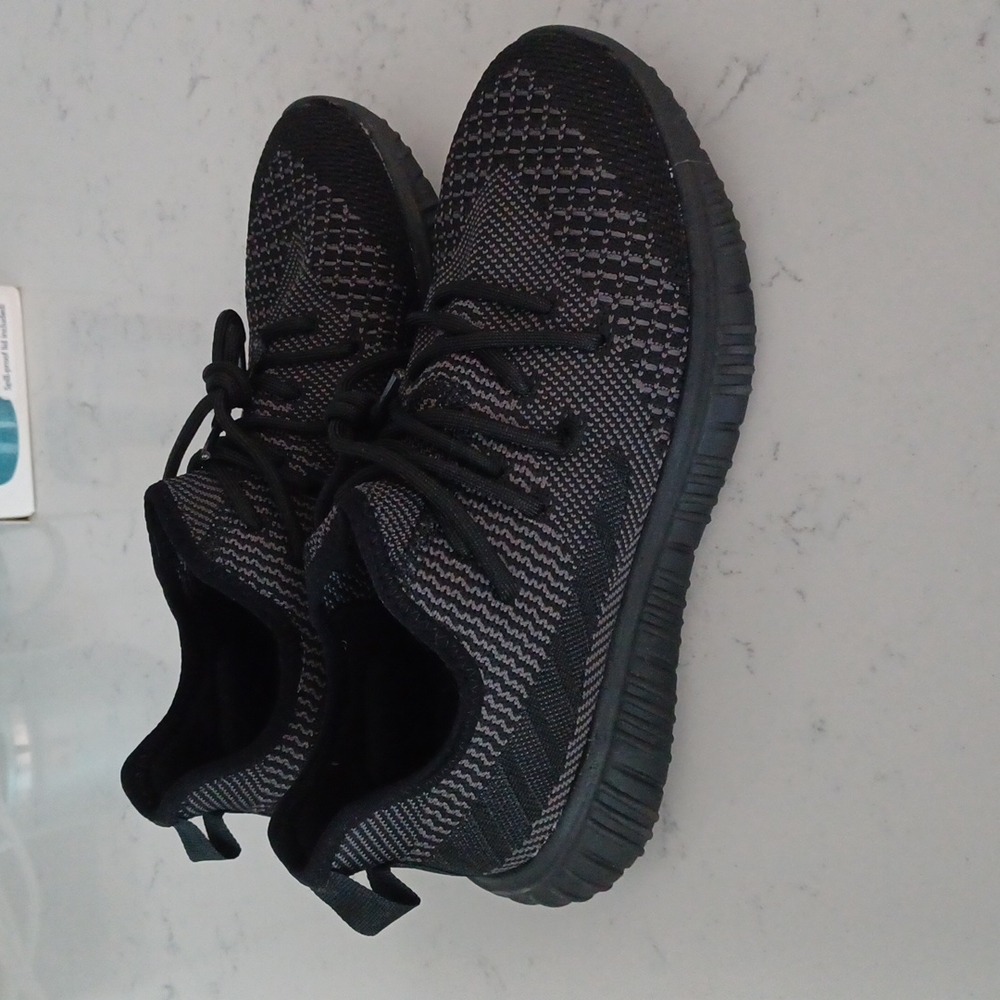 Avia Memory Foam Athletic Shoes